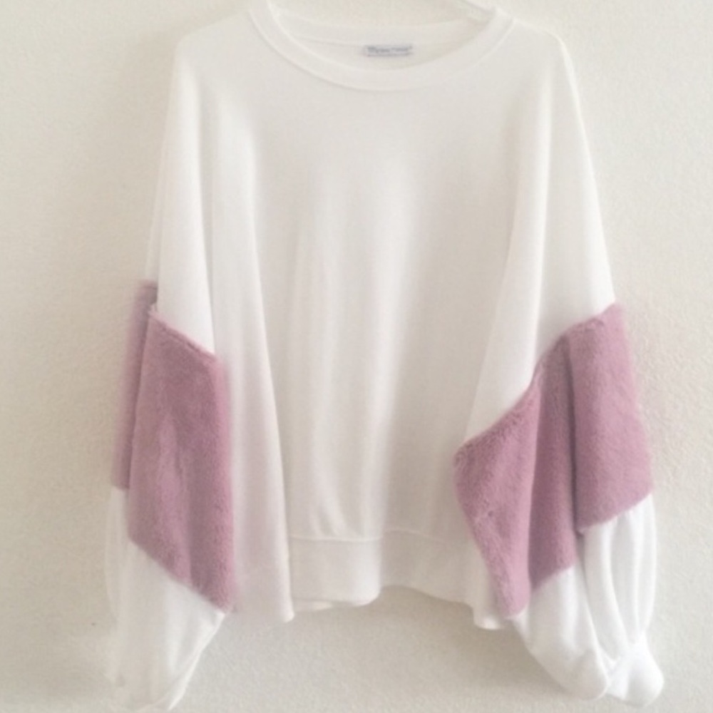 Zara White Sweater with Faux Fur Sleeve